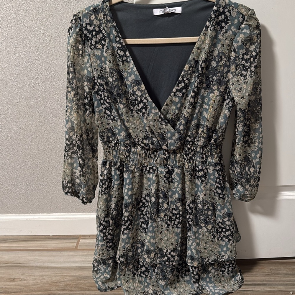 Medium. Mimi Chica. Dress. Stunning.